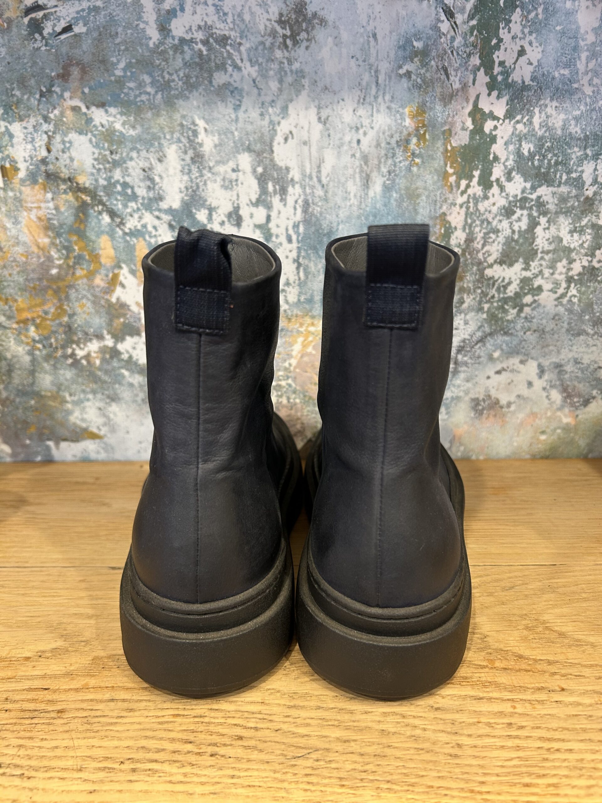 Lofina front zip leather boot 8283- navy - Cuckoo Clothing Cambridge